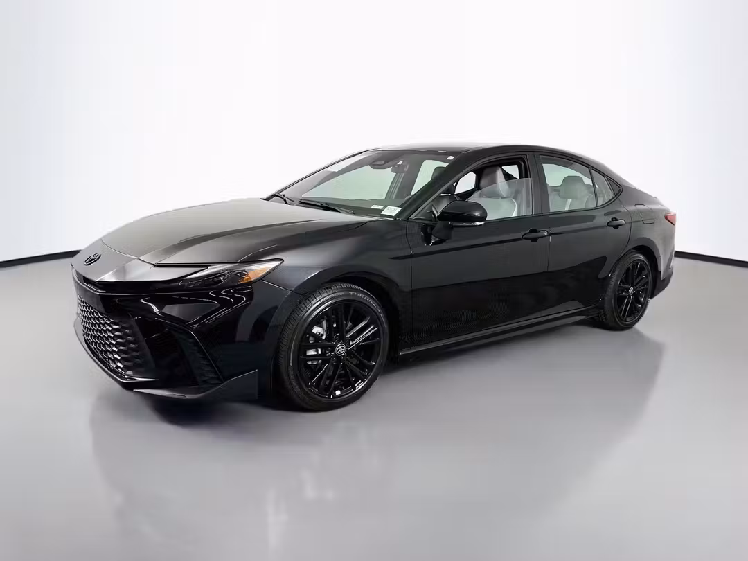 2025 Toyota Camry SE - Image 3