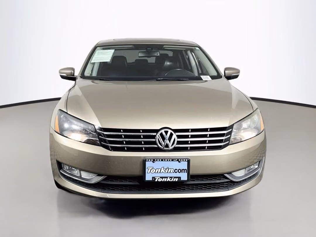 2015 Volkswagen Passat TDI SEL Premium - Image 2