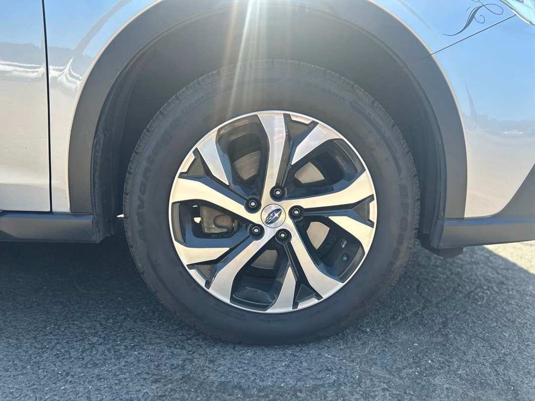 2022 Subaru Outback Limited - Image 2