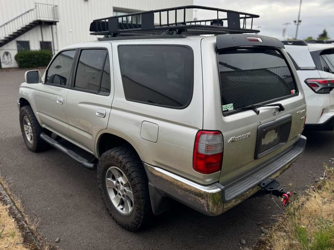 1999 Toyota 4Runner SR5 - Image 2