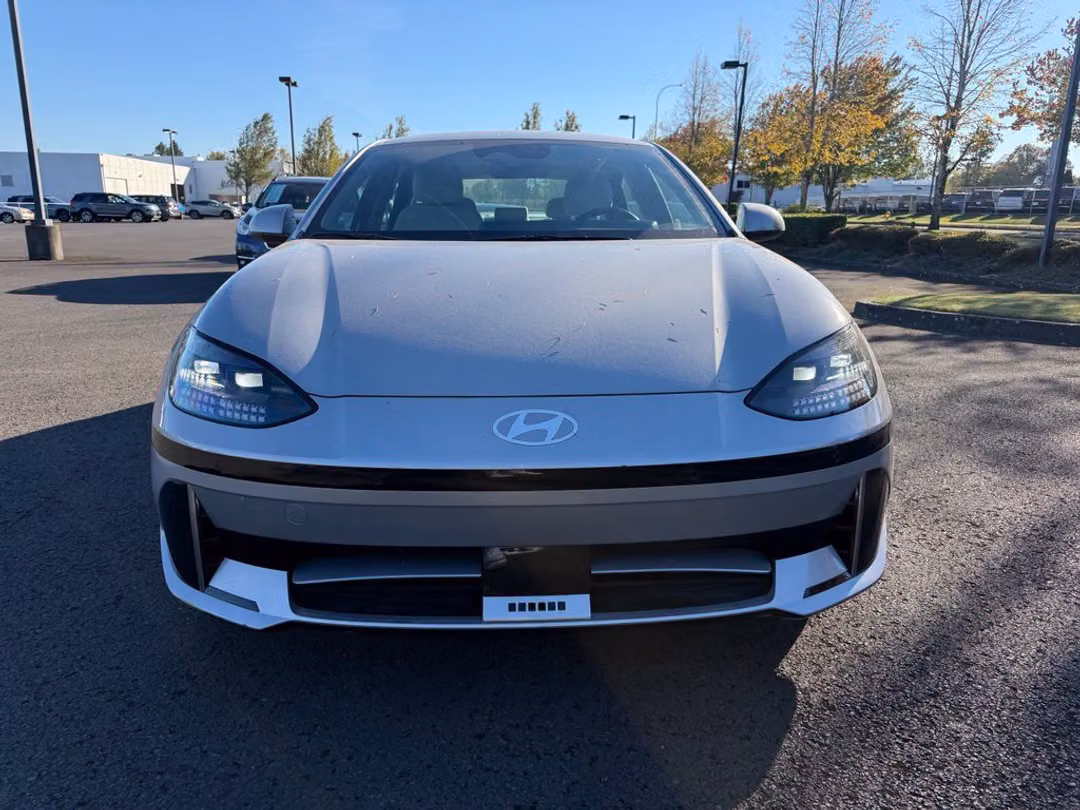 2025 Hyundai Ioniq 6 SEL - Image 2