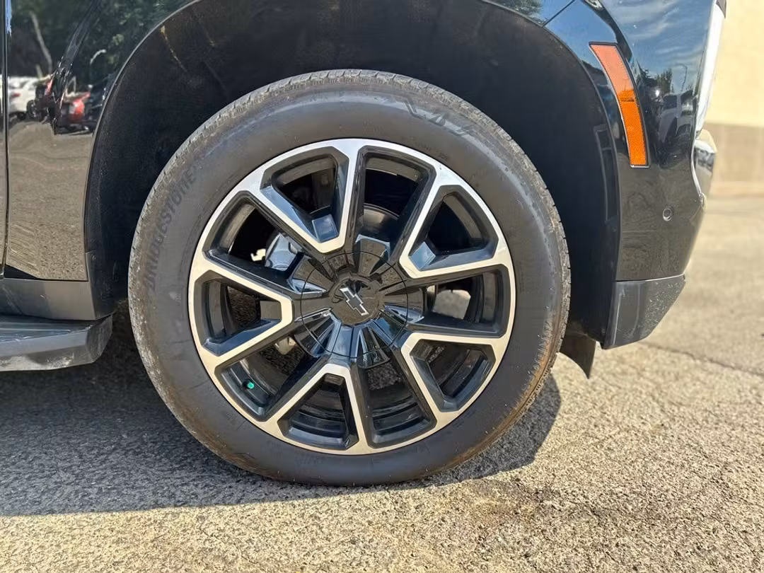 2026 Chevrolet Suburban RST - Image 2