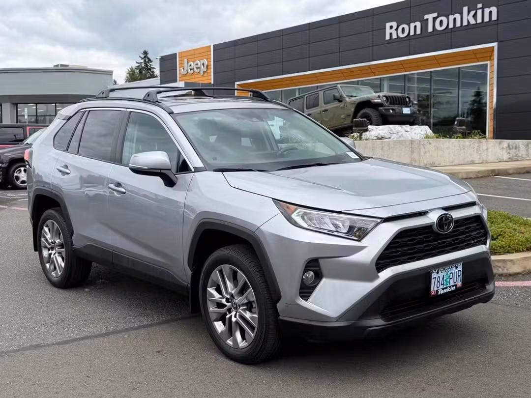 2021 Toyota Rav4 XLE Premium - Image 2