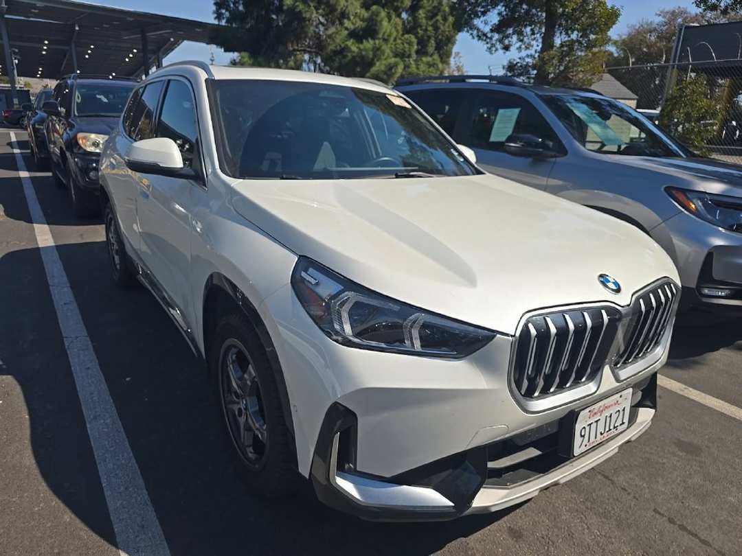 2025 BMW X1 xDrive28i - Image 2
