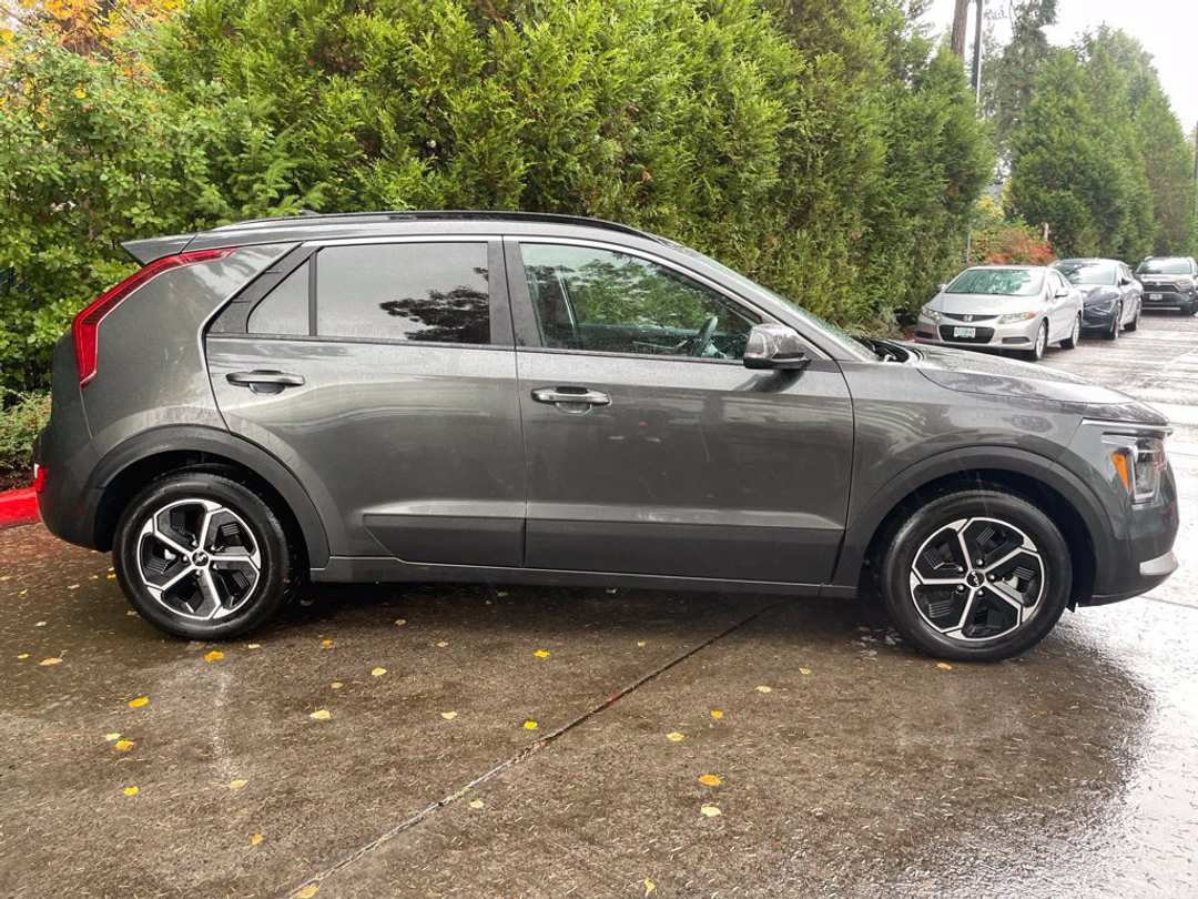 2025 Kia Niro EX - Image 3
