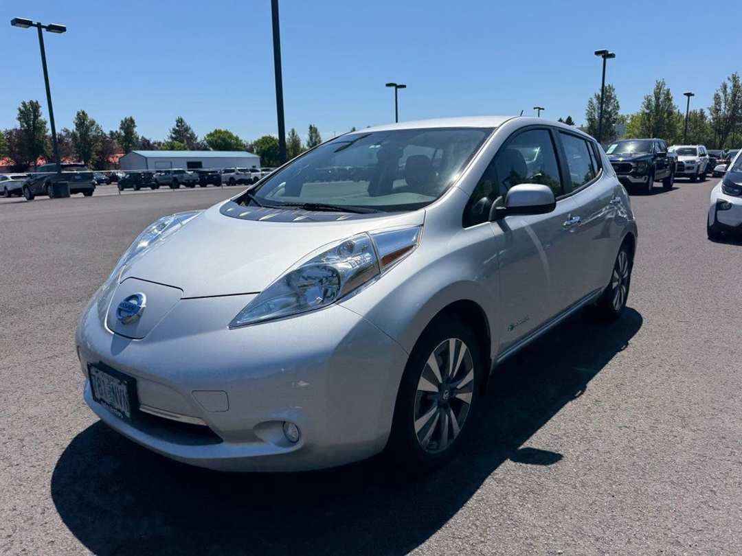 2017 Nissan LEAF SV - Image 3
