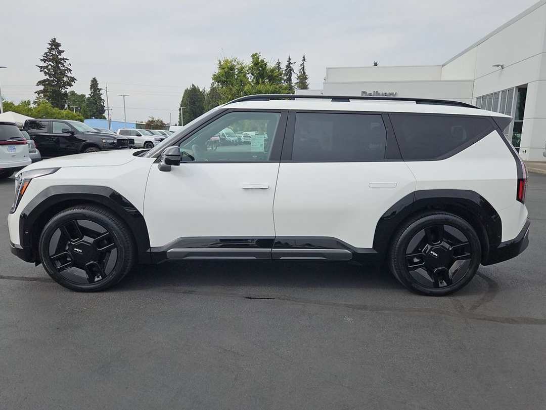 2024 Kia Ev9 GTLine - Image 3