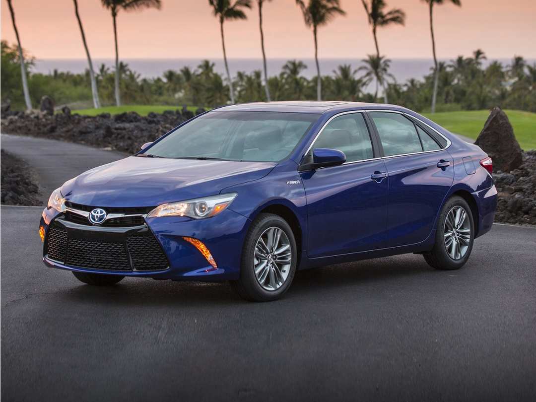 2017 Toyota Camry - Image 3