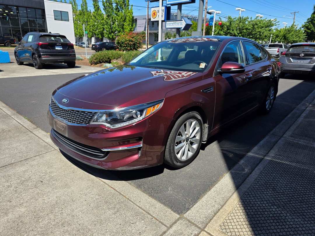 2018 Kia Optima EX - Image 2