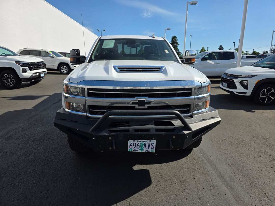 2018 Chevrolet Silverado 3500Hd High Country - Image 3