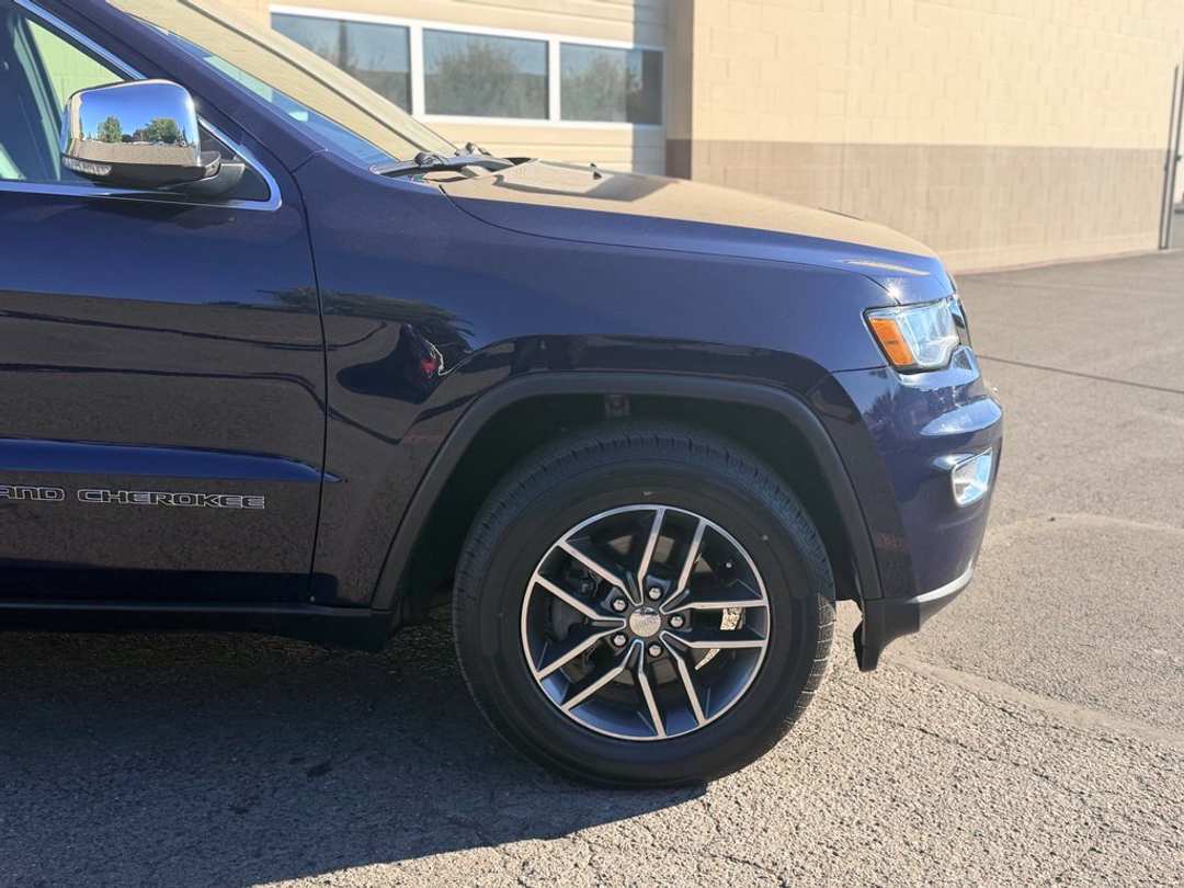 2018 Jeep Grand Cherokee Limited - Image 2