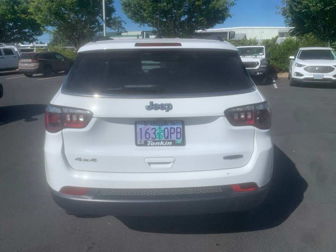 2022 Jeep Compass Latitude - Image 3