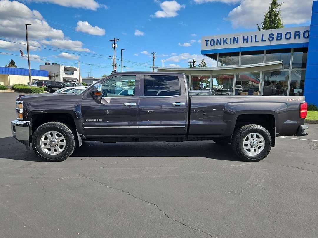 2015 Chevrolet Silverado 3500Hd LTZ - Image 3