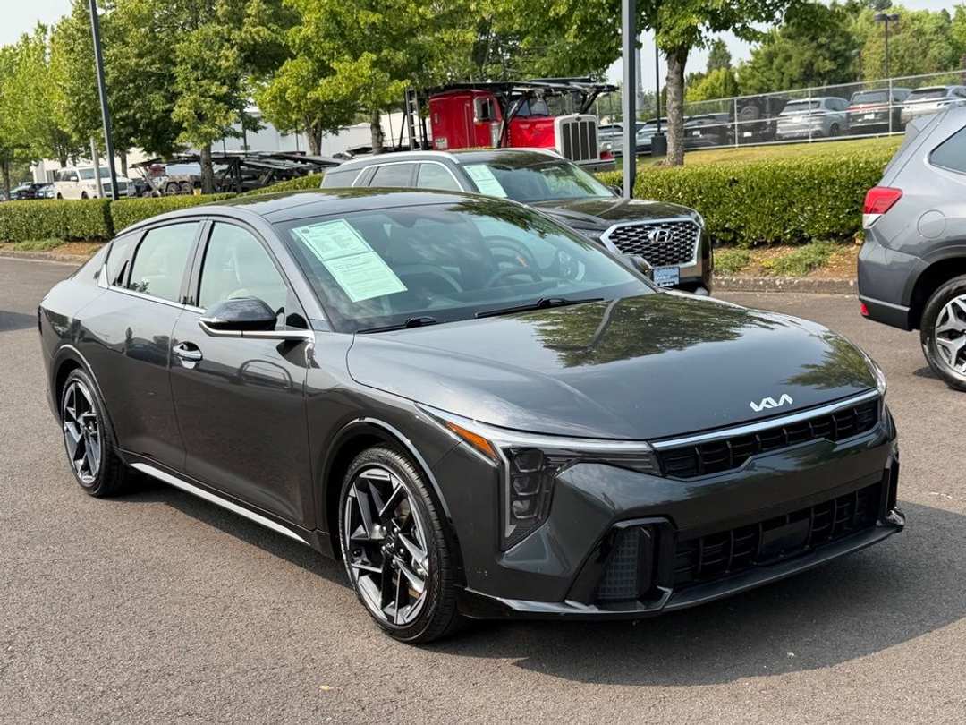 2025 Kia K4 GTLine - Image 2