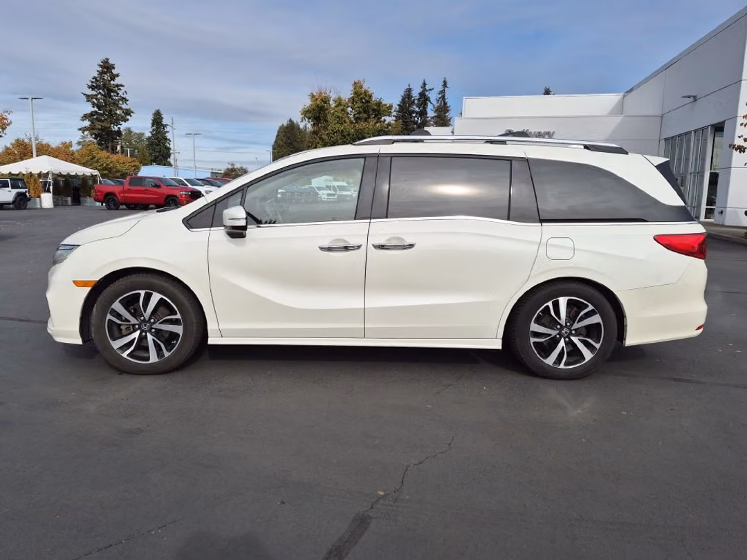 2018 Honda Odyssey Elite - Image 3