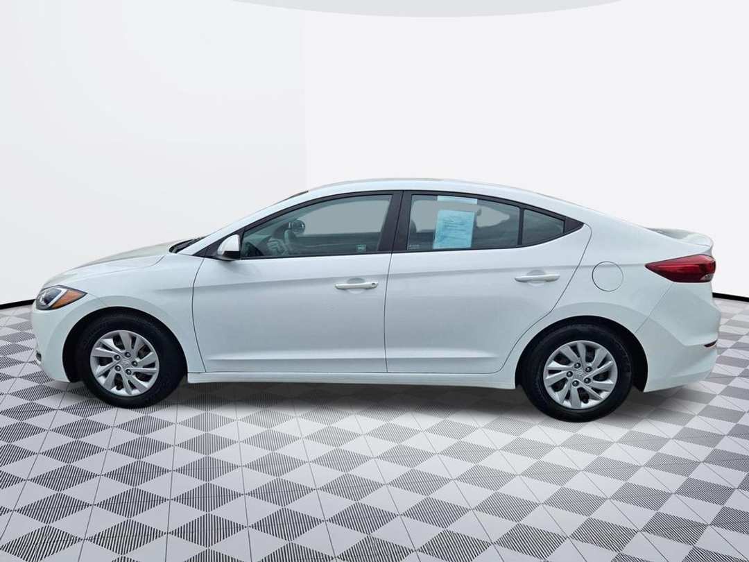 2018 Hyundai Elantra SE - Image 3