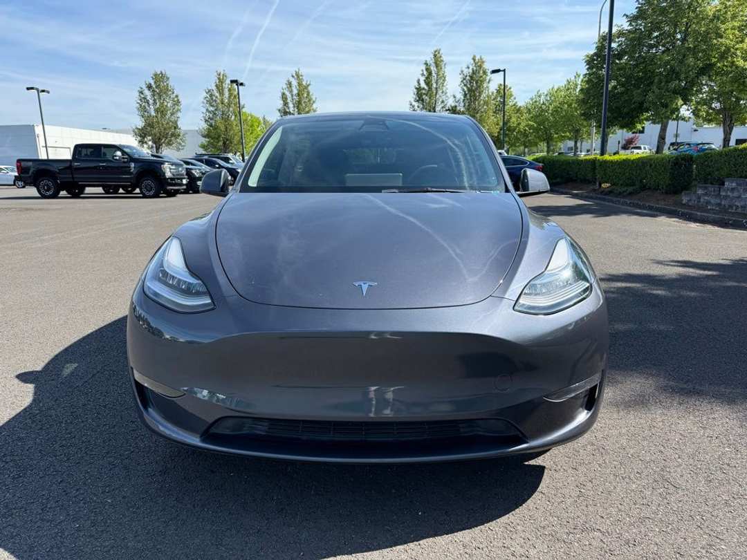 2023 Tesla Model Y Long Range - Image 2