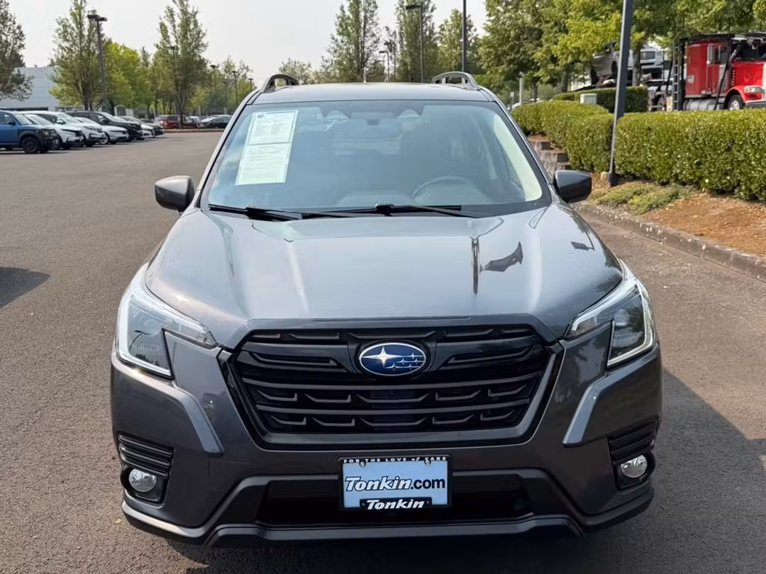 2022 Subaru Forester Premium - Image 3