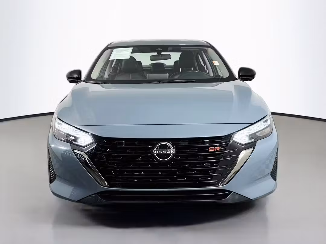 2025 Nissan Sentra SR - Image 2