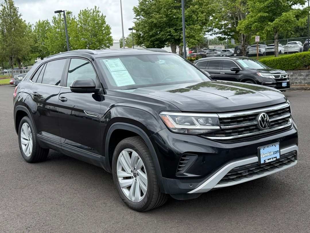 2022 Volkswagen Atlas Cross Sport 3.6L V6 SE w/Technology - Image 2