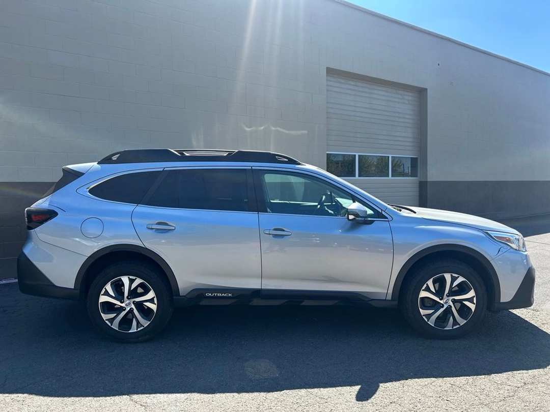2022 Subaru Outback Limited - Image 3