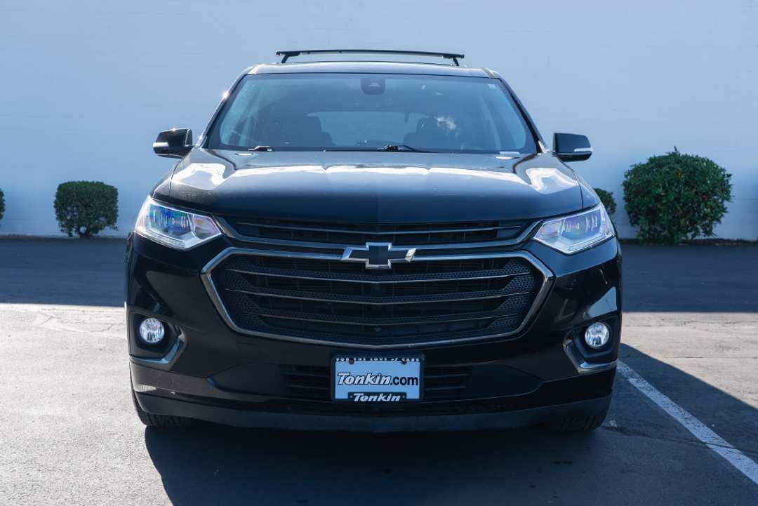 2019 Chevrolet Traverse Premier - Image 2