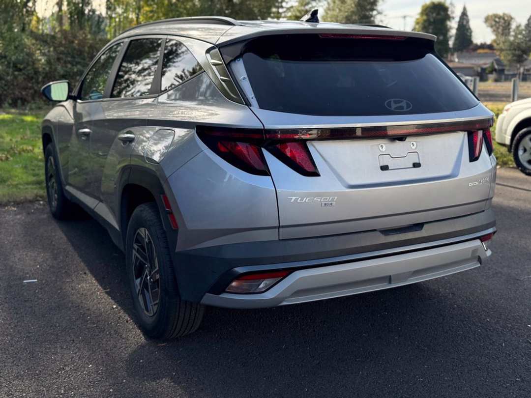 2025 Hyundai Tucson Hybrid Blue - Image 2