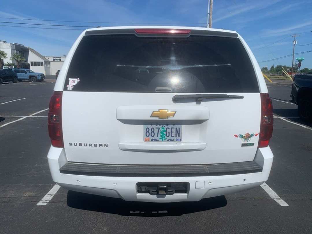 2012 Chevrolet Suburban 1500 LT - Image 3