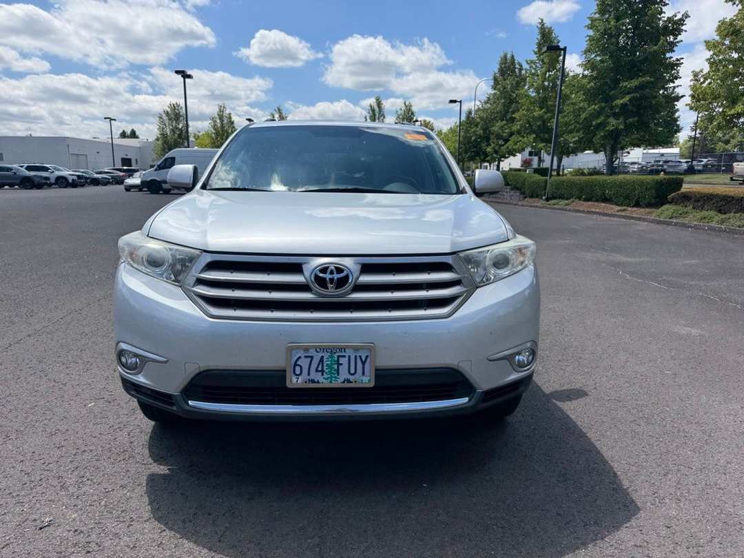 2012 Toyota Highlander Limited - Image 2