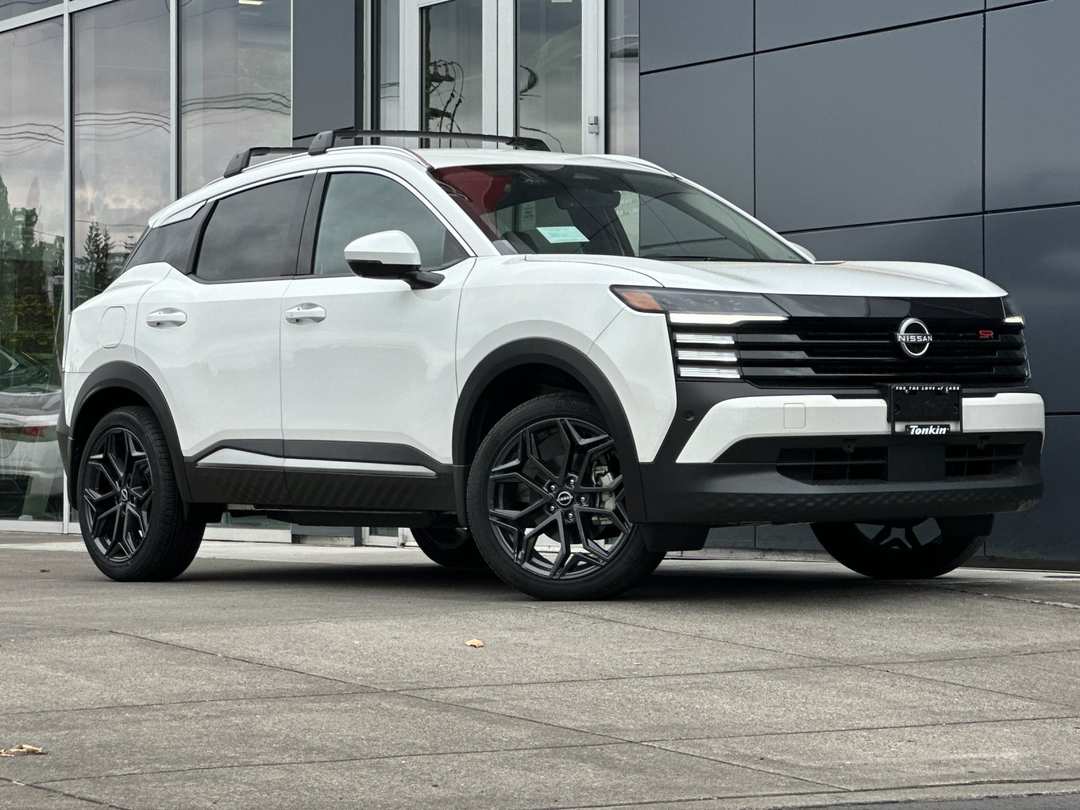 2025 Nissan Kicks SR - Image 2