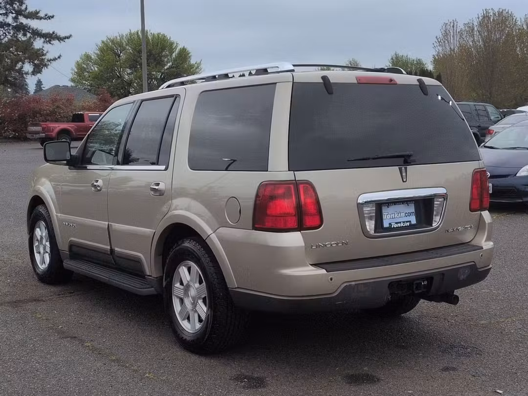2004 Lincoln Navigator Luxury - Image 3
