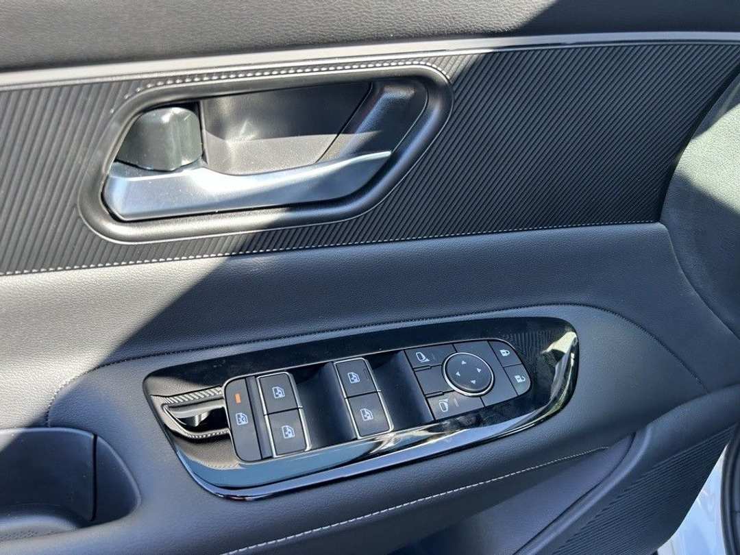 2025 Nissan Murano SV - Photo 9