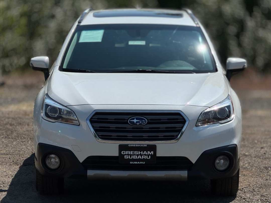 2017 Subaru Outback 2.5i - Image 2