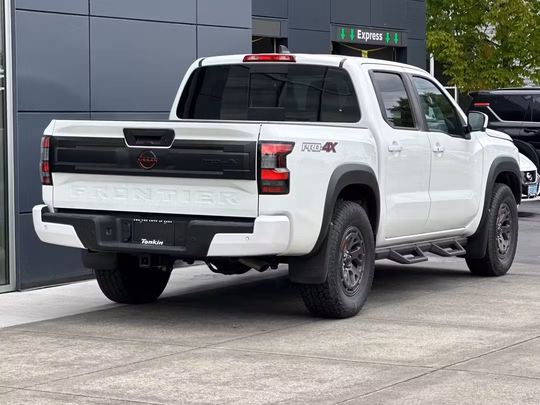 2026 Nissan Frontier PRO4X - Image 3