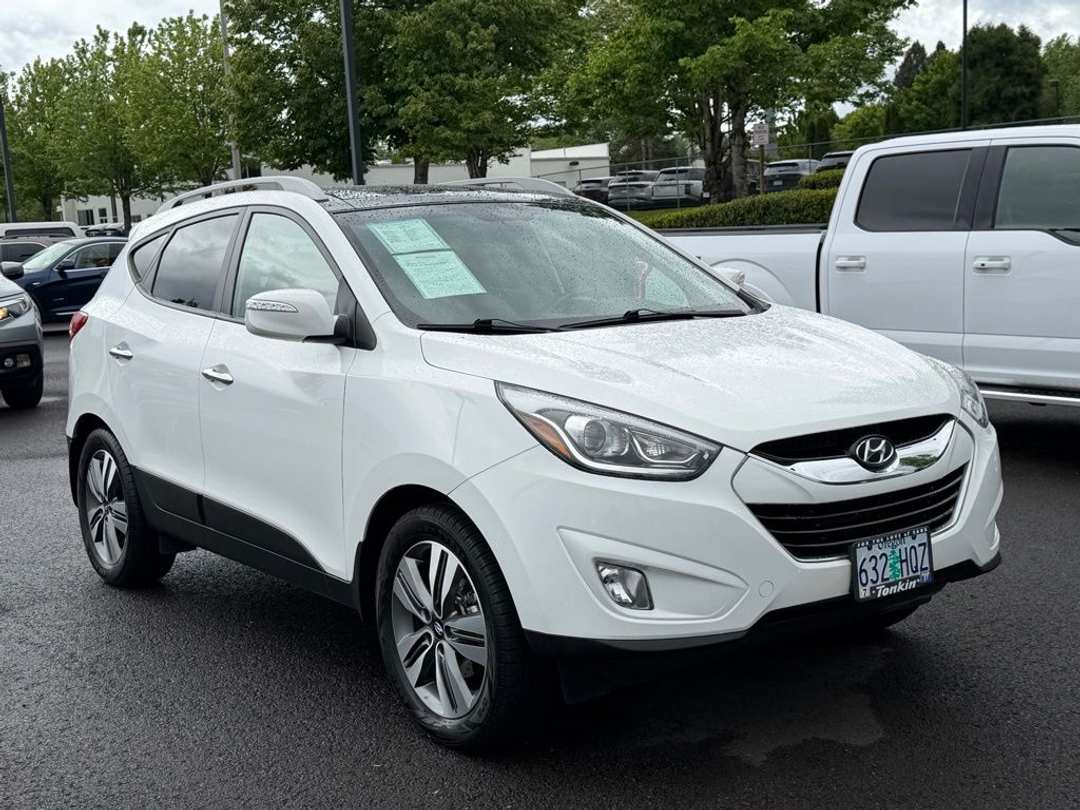 2015 Hyundai Tucson Limited - Image 2