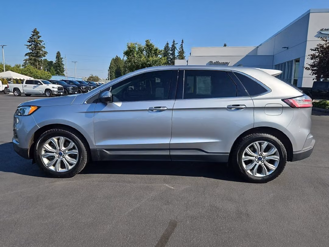 2022 Ford Edge Titanium - Image 3