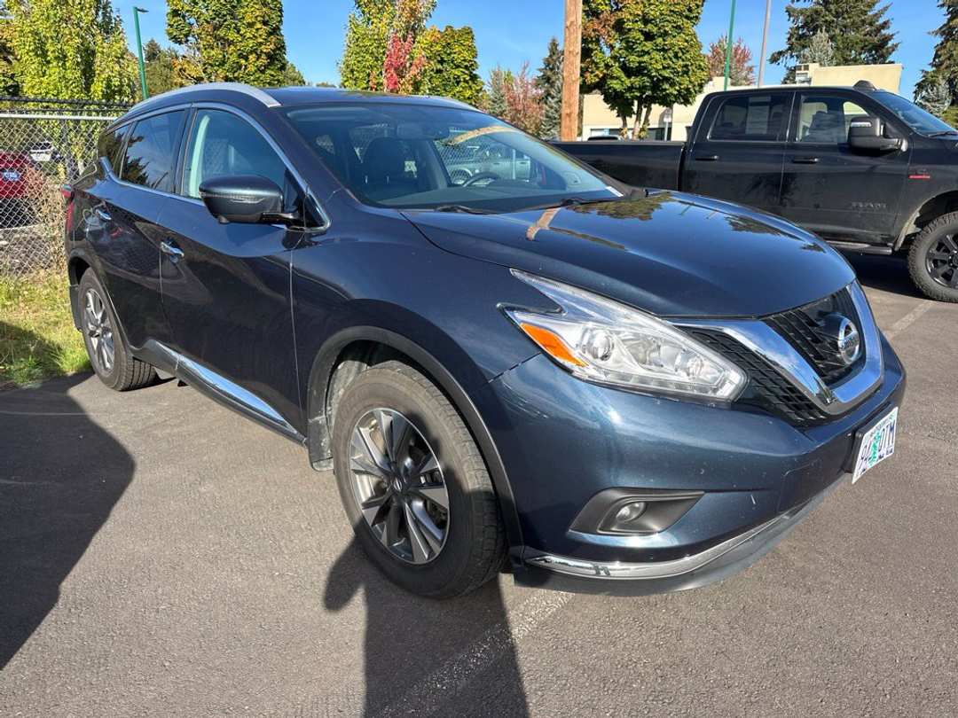 2017 Nissan Murano SL - Image 2