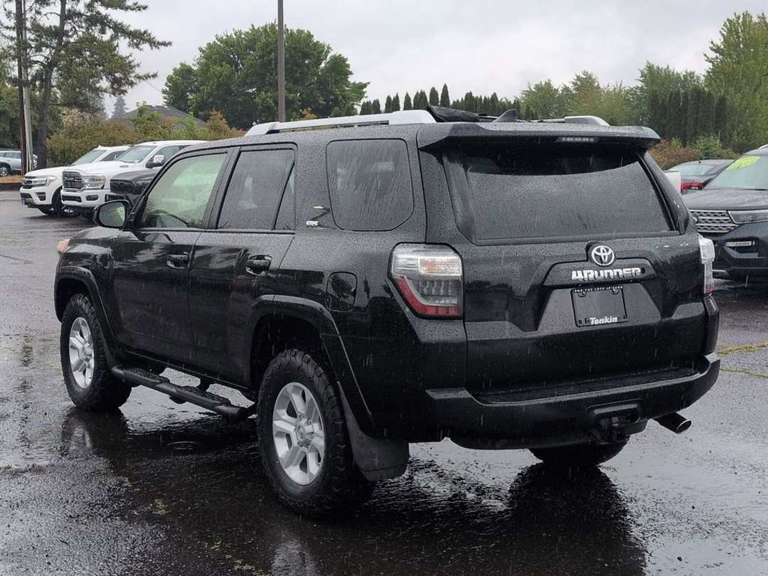 2016 Toyota 4Runner SR5 - Image 3