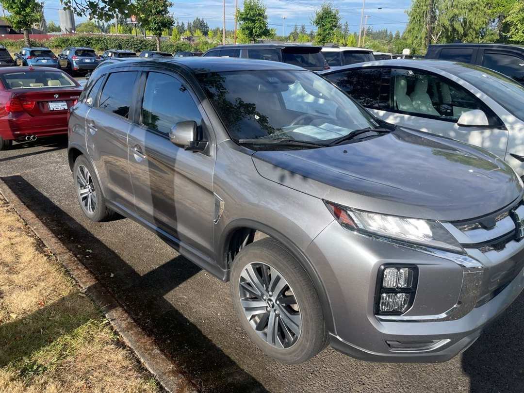 2020 Mitsubishi Outlander Sport 2.0 SE - Image 3