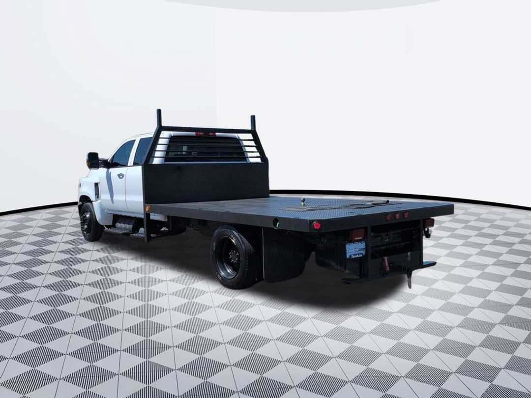 2022 Chevrolet Silverado 4500Hd - Image 3
