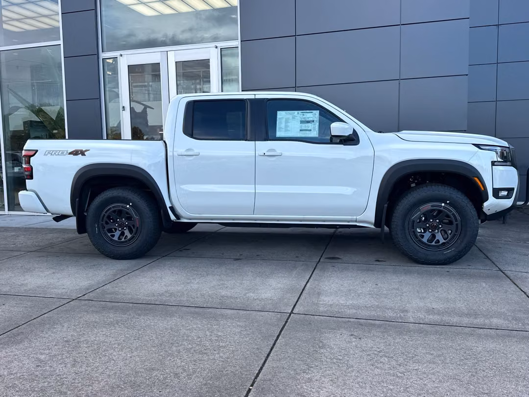 2026 Nissan Frontier PRO4X - Image 3