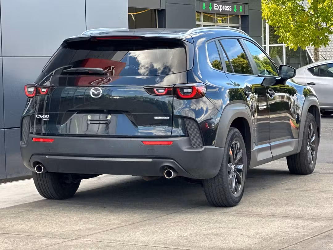 2025 MAZDA Cx-50 2.5 S Preferred Package - Image 3