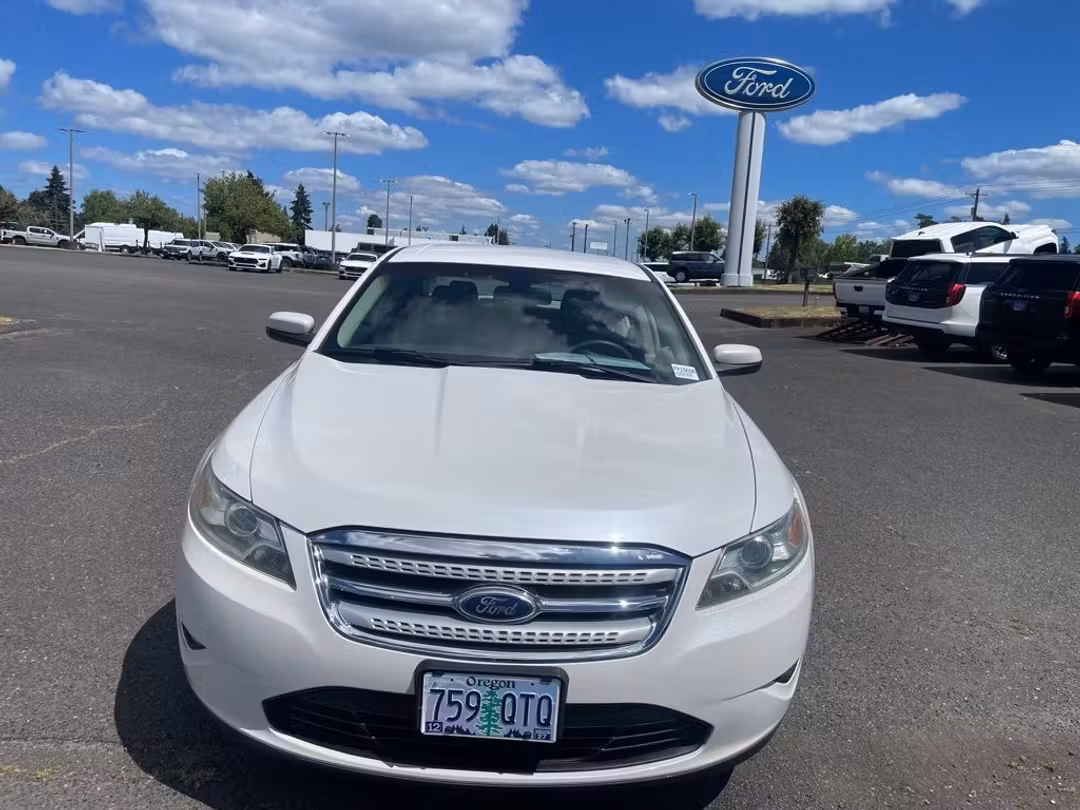 2011 Ford Taurus SEL - Image 2