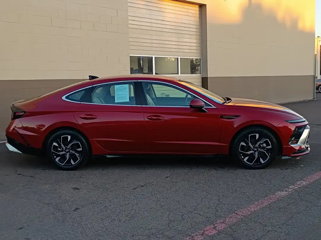 2024 Hyundai Sonata SEL - Image 3