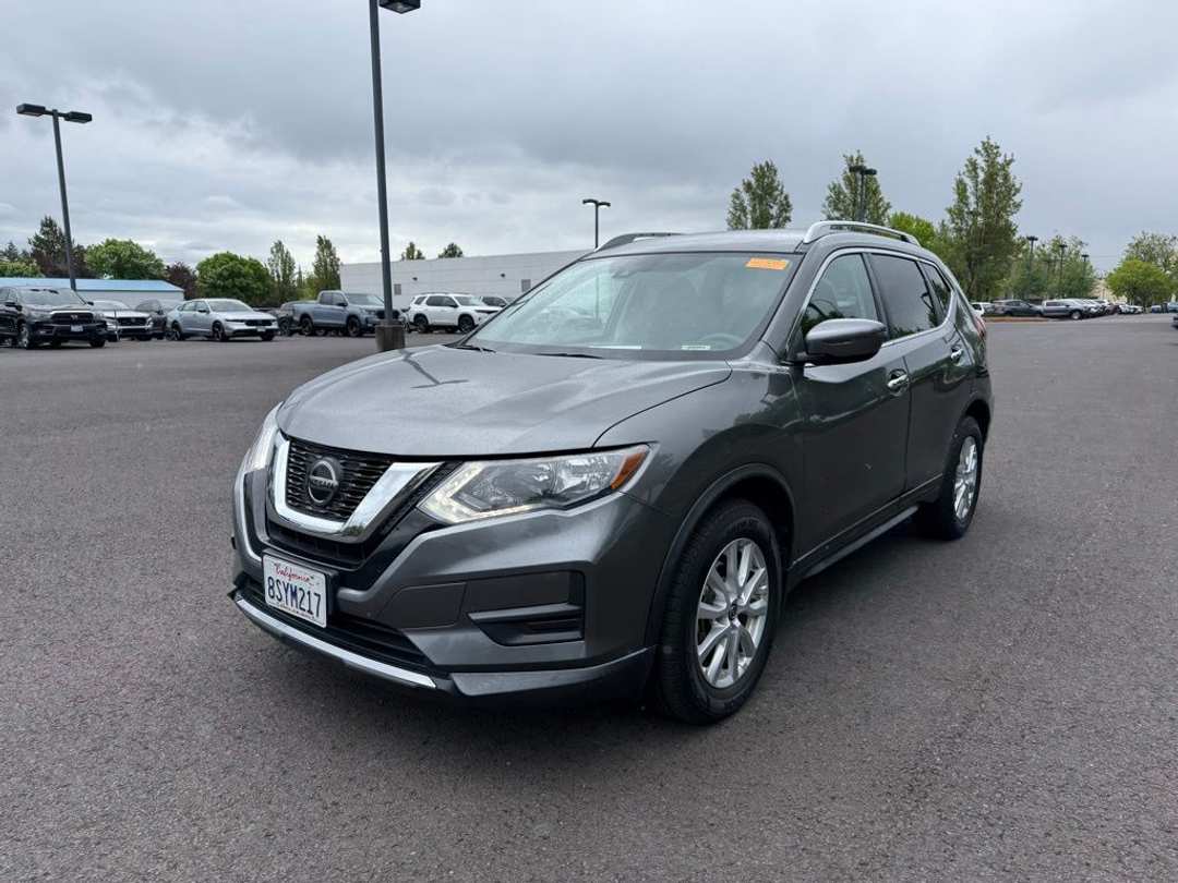 2020 Nissan Rogue SV - Image 3