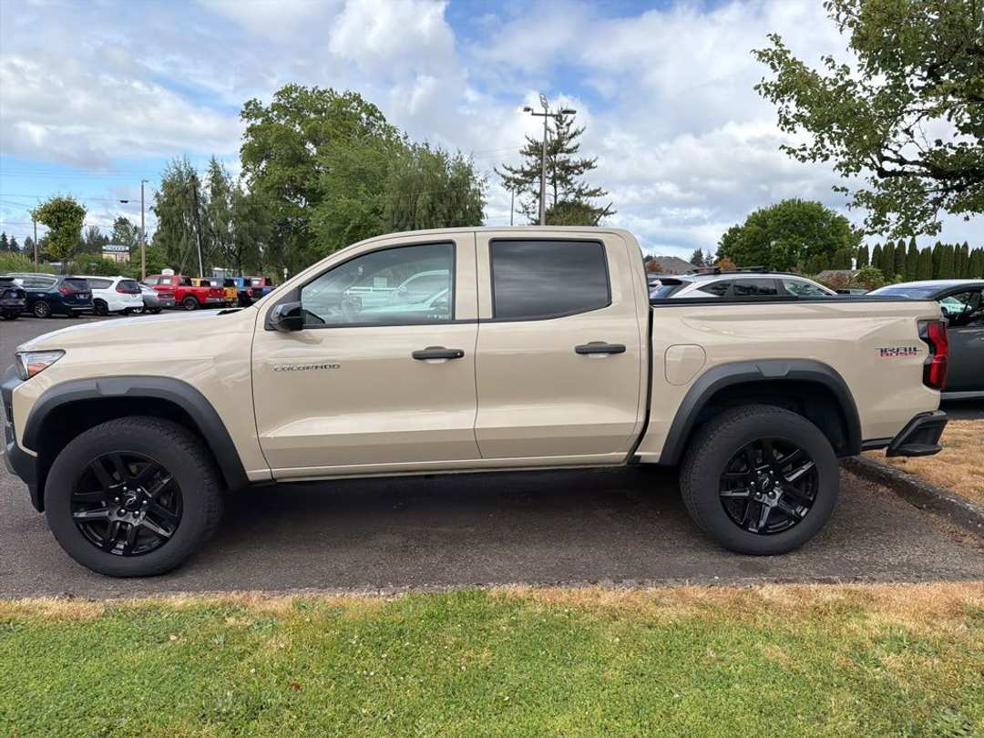 2023 Chevrolet Colorado Trail Boss - Image 2