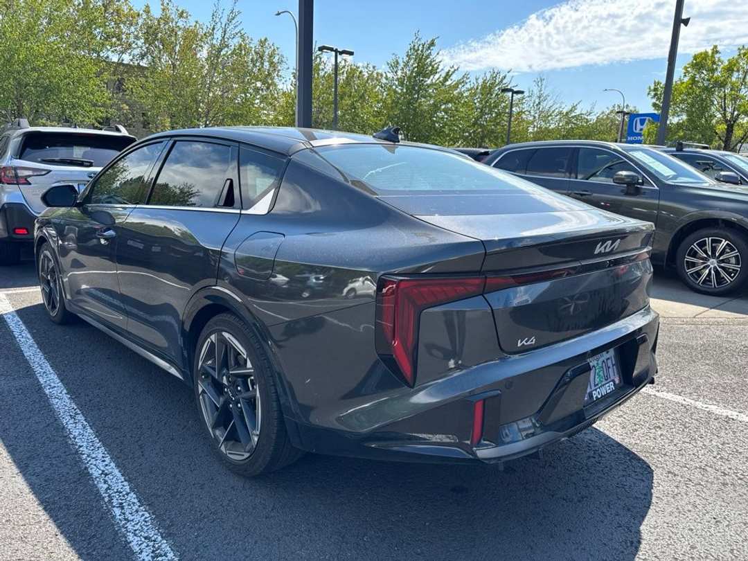2025 Kia K4 GTLine - Image 3