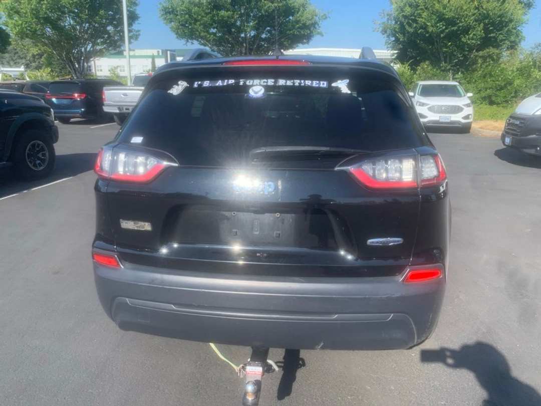 2019 Jeep Cherokee Latitude - Image 3