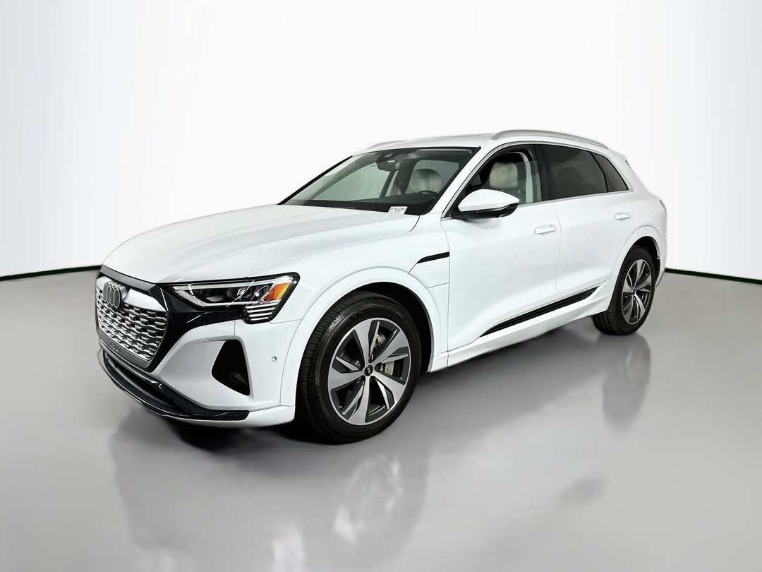 2024 Audi Q8 E-Tron Premium Plus - Image 3