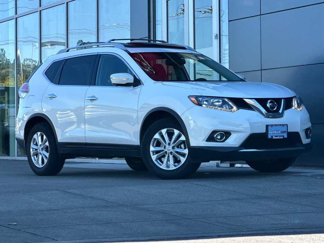 2014 Nissan Rogue SV - Image 2